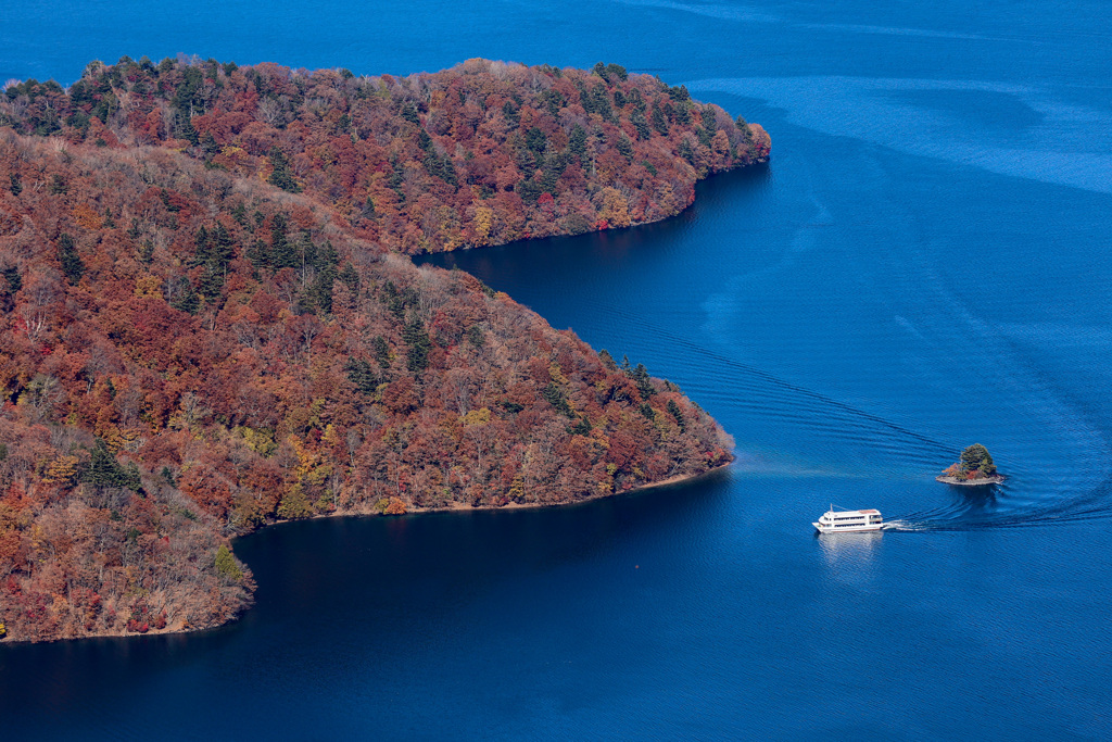 中禅寺湖唯一の島　上野島（こうずけじま）　上から撮影
