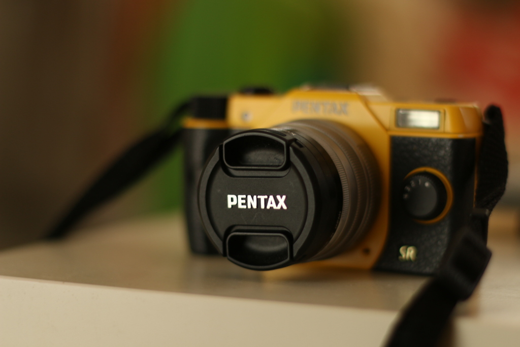 pentax Q7 みつばちカラー