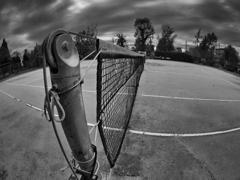 公園のテニスコート