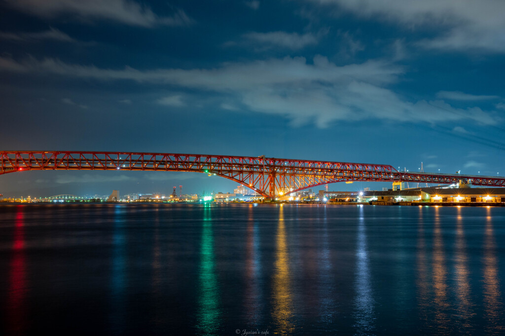 港大橋（赤橋）