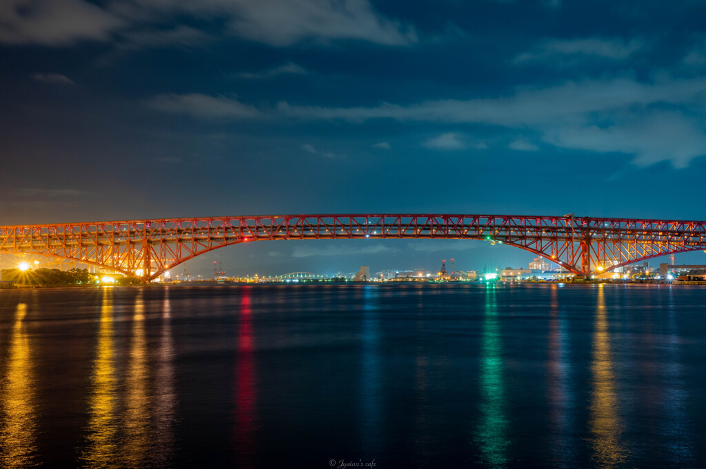 港大橋（赤橋）