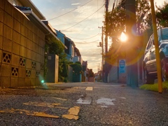 西へ