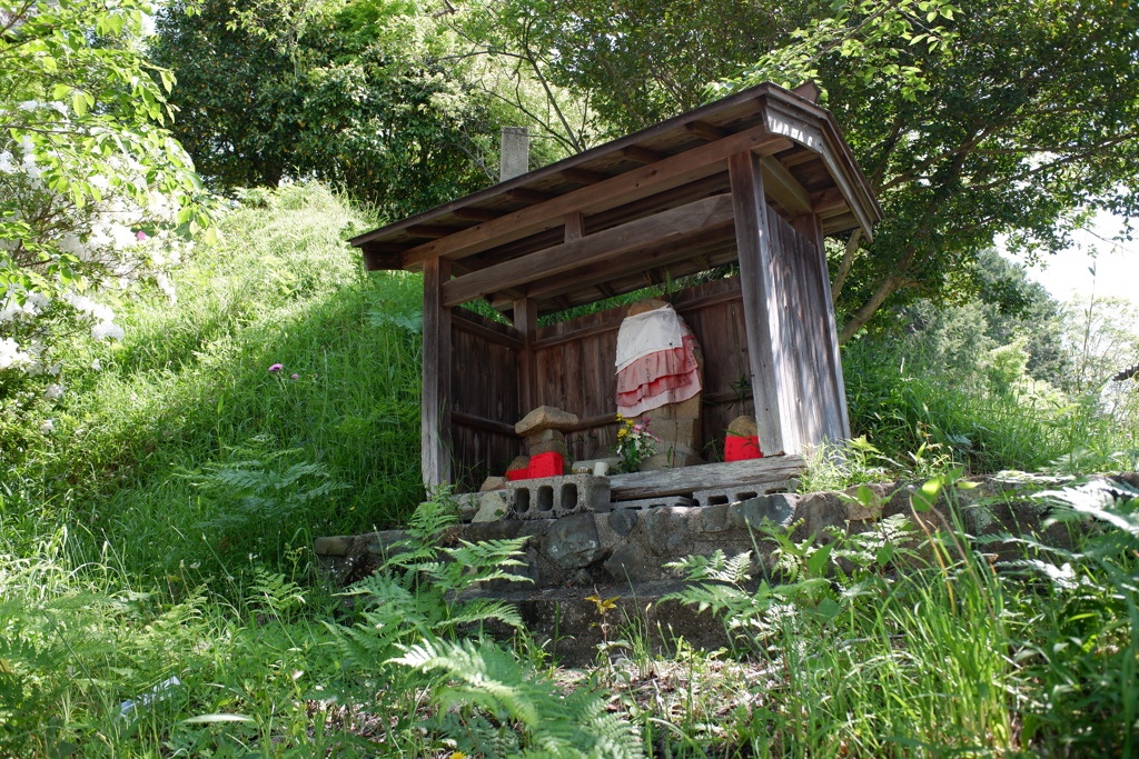 夏の祠