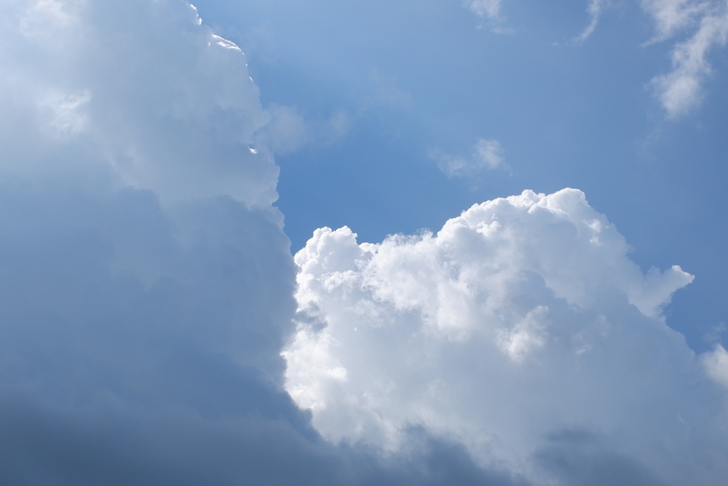 夏雲