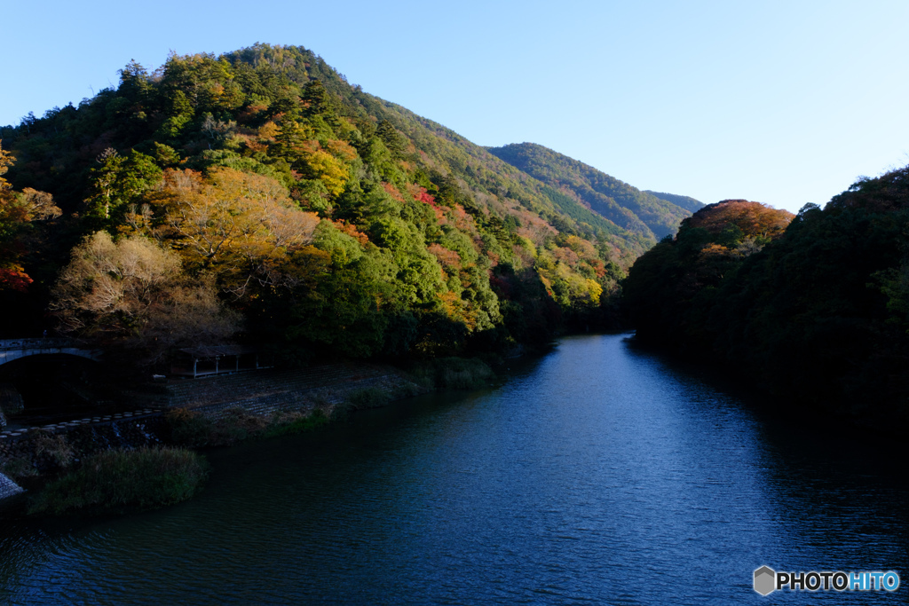 愛知川の色付き　〜永源寺〜