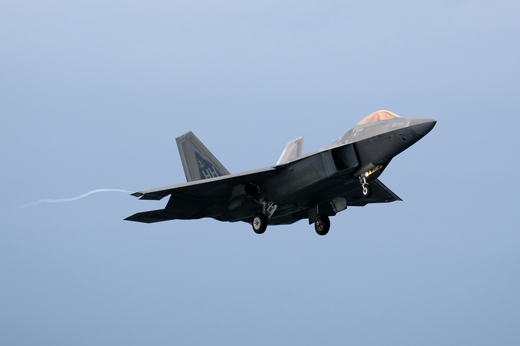 F22