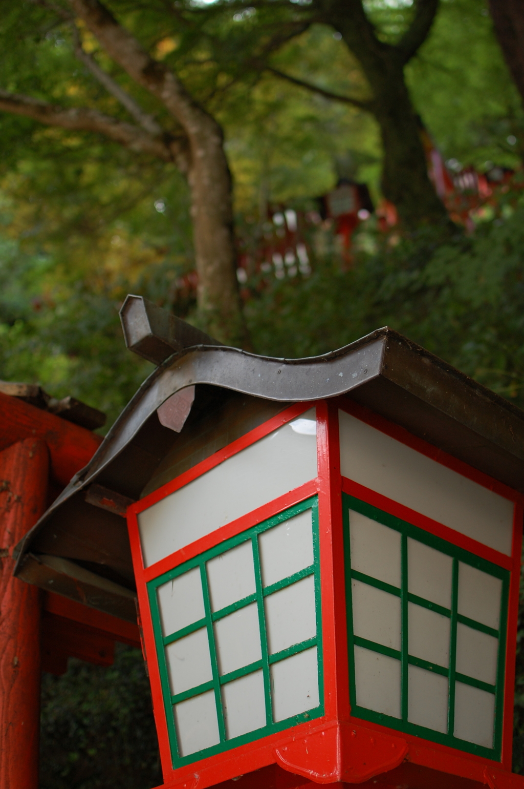 太鼓谷稲成神社　千本鳥居燈籠