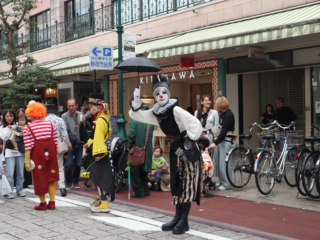 静岡大道芸　ポーズ　