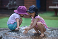 友達と水遊び