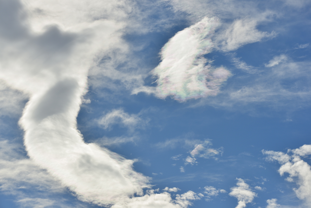 青空と光り輝く雲