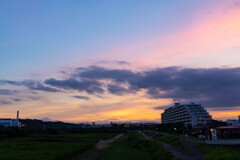 多摩川の夕焼けと富士