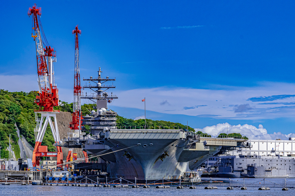 CVN-76 米海軍空母 ロナルド・レーガン 正面