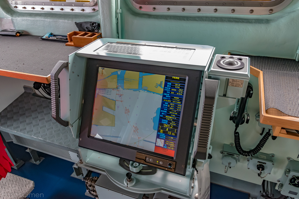 えのしま型掃海艇 3番艇 MSC-606 はつしま ブリッジ 電子海図