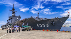 おおすみ型輸送艦 3番艦 LST-4003 くにさき 側方