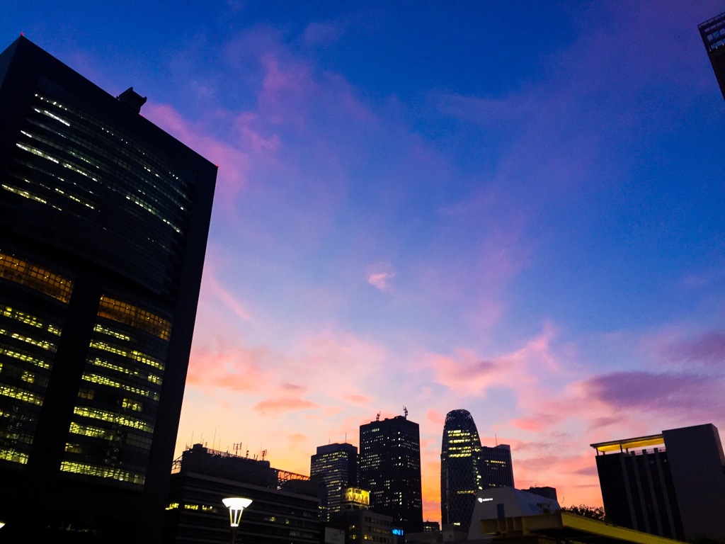 新宿、夕焼け