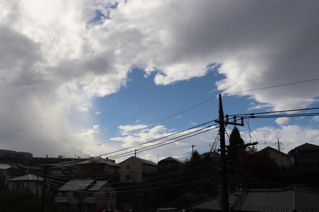 ここは雨、そこは晴れ