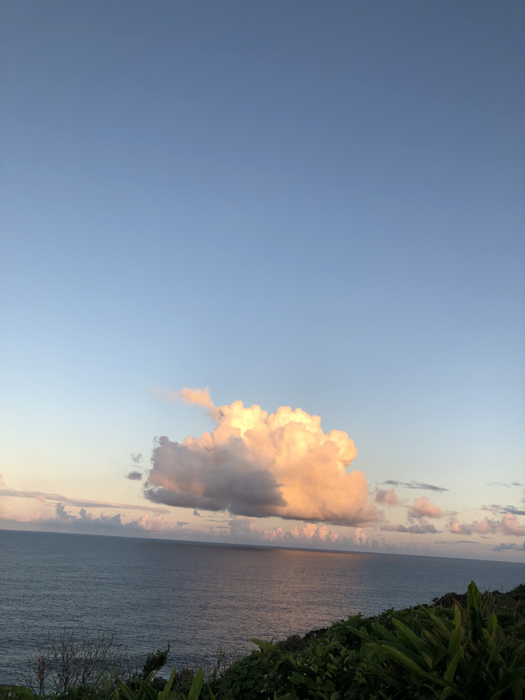 喜志鹿崎灯台 より   雲