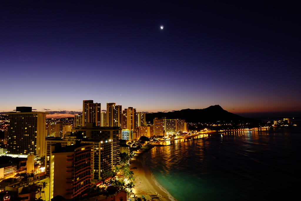 ワイキキビーチ夜景