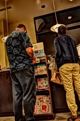 本を買う貴重なお客様