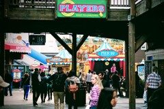 San Francisco Pier39を行き交う人々
