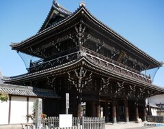 高田本山　山門