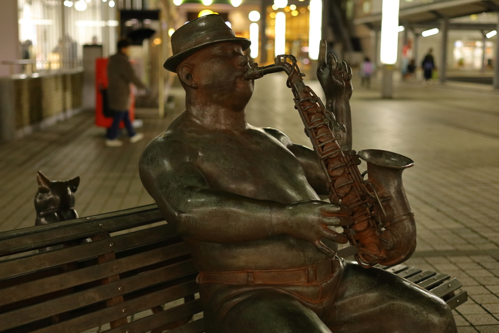 夜のサックスプレイヤー