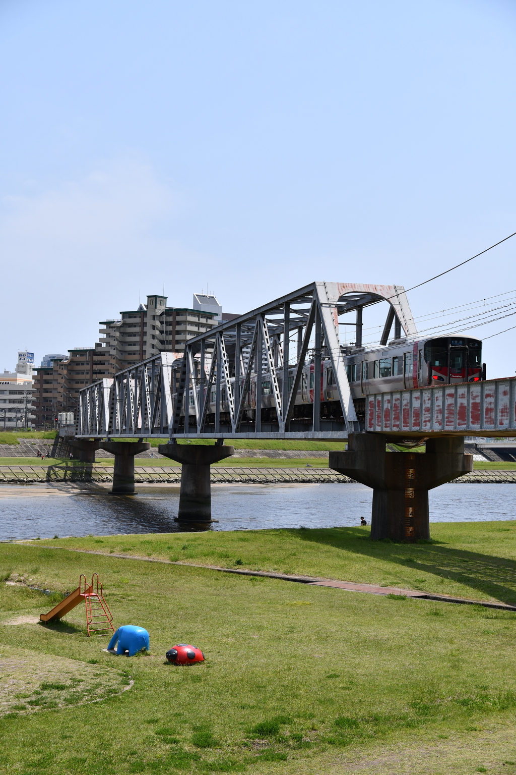 河川敷より