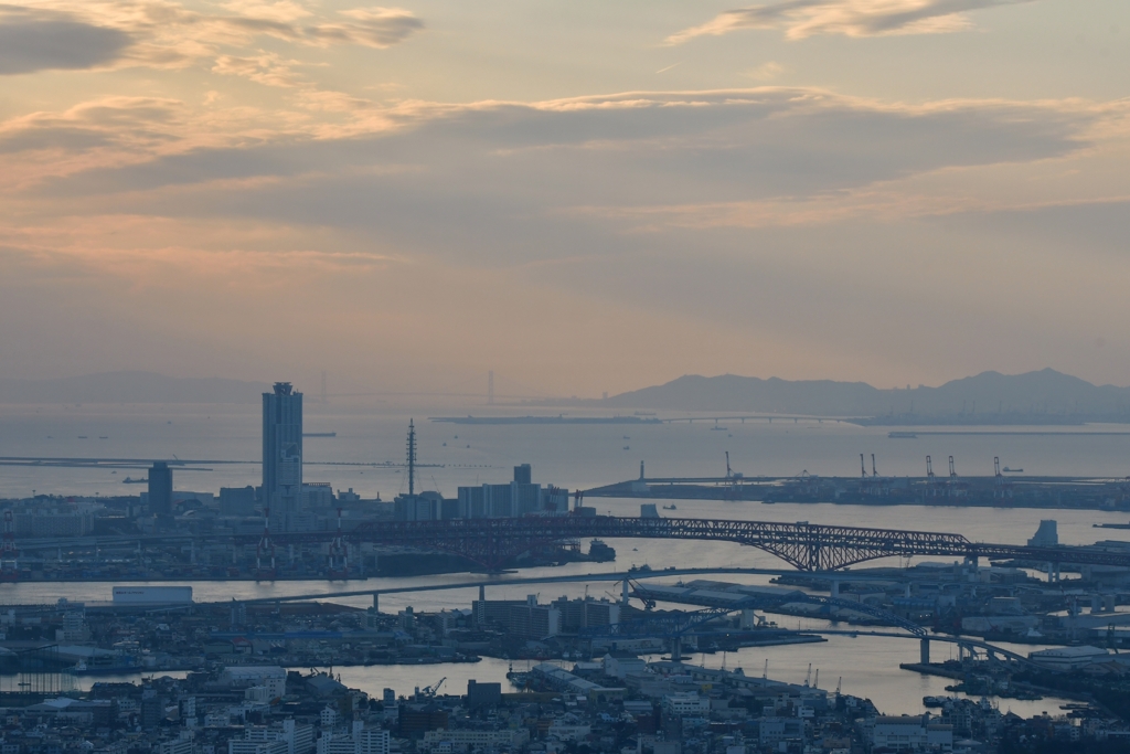 南港の夕景