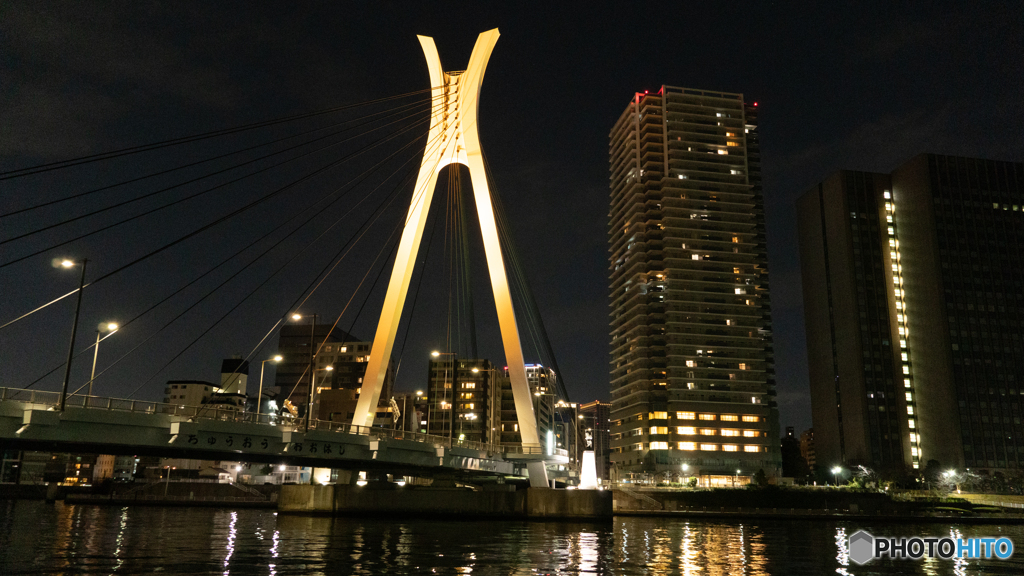 中央大橋 水面 ビル 夜景