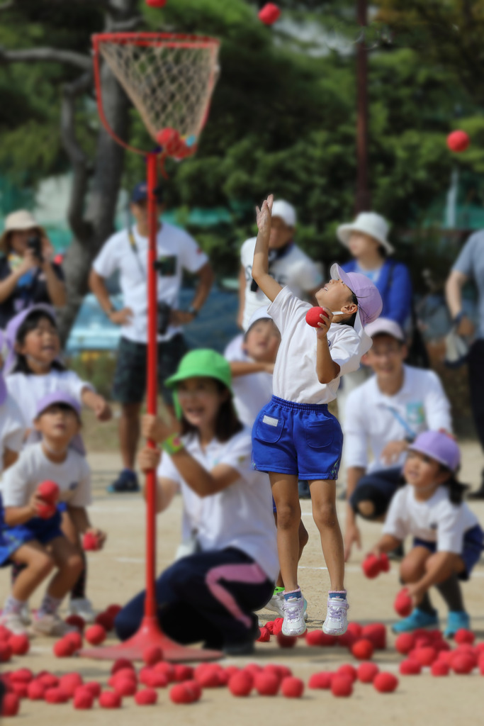 楽しい運動会　玉入れ