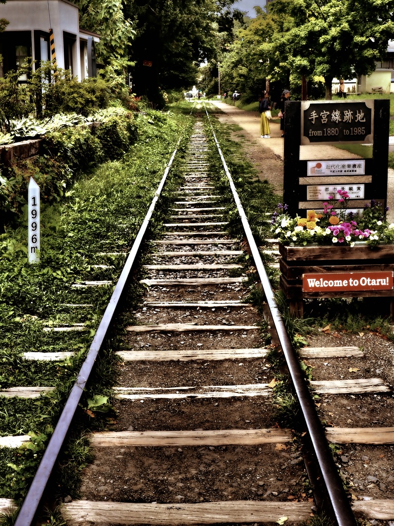 光る鉄路