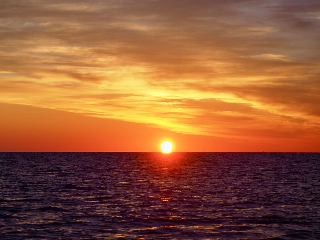 オホーツク海のだるま太陽