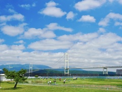 白鳥大橋の下でパークゴルフ