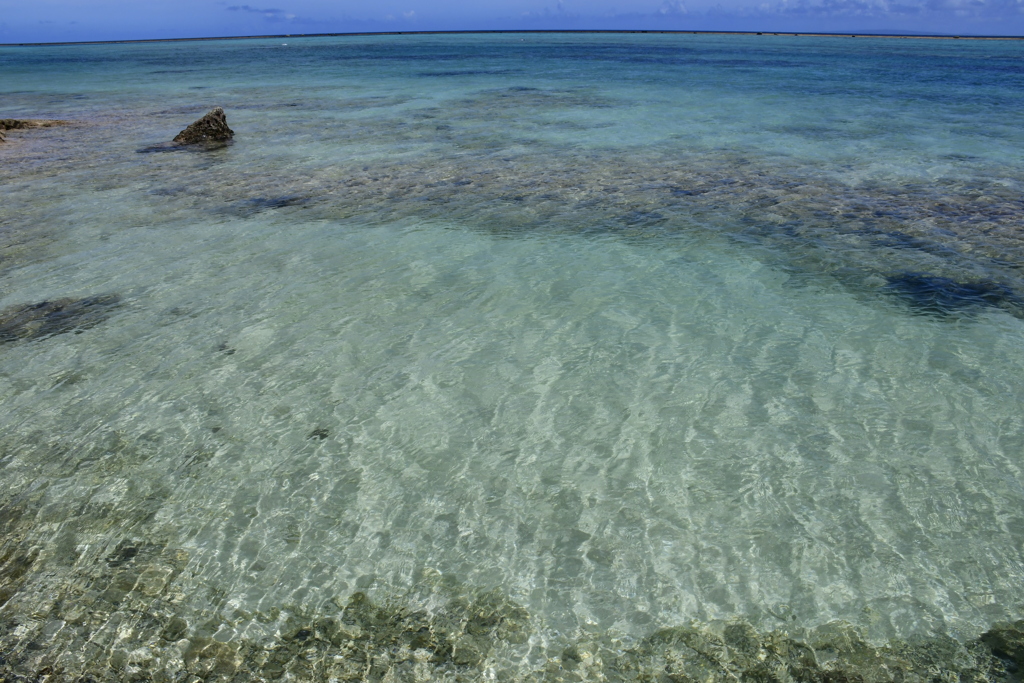 海の水面 与論島