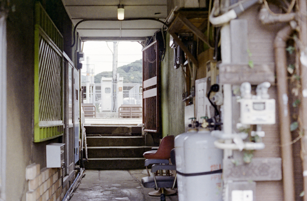 ビルの通路