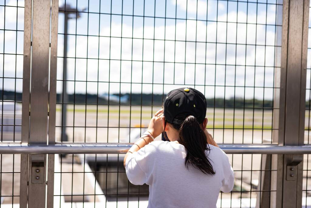 流し撮り練習中（成田空港）