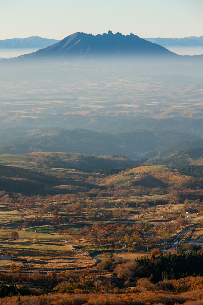根子岳を望む
