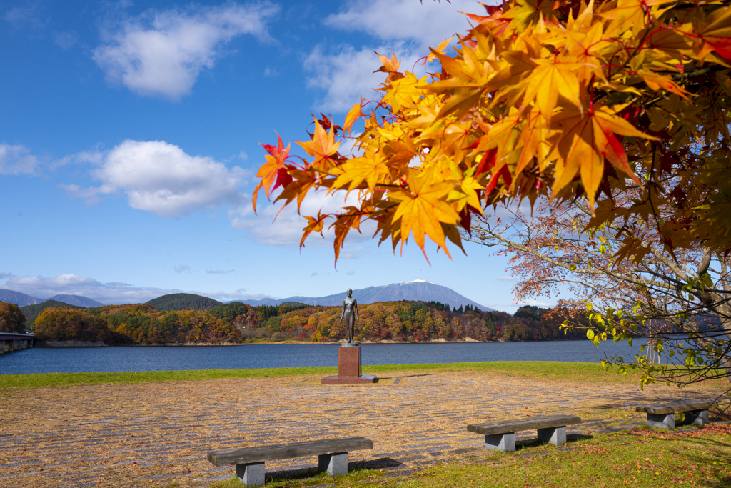 岩手盛岡御所湖シオン像