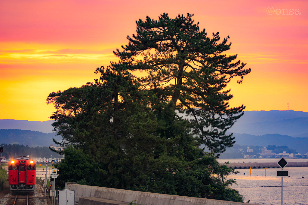 雨晴海岸 夏の夕景