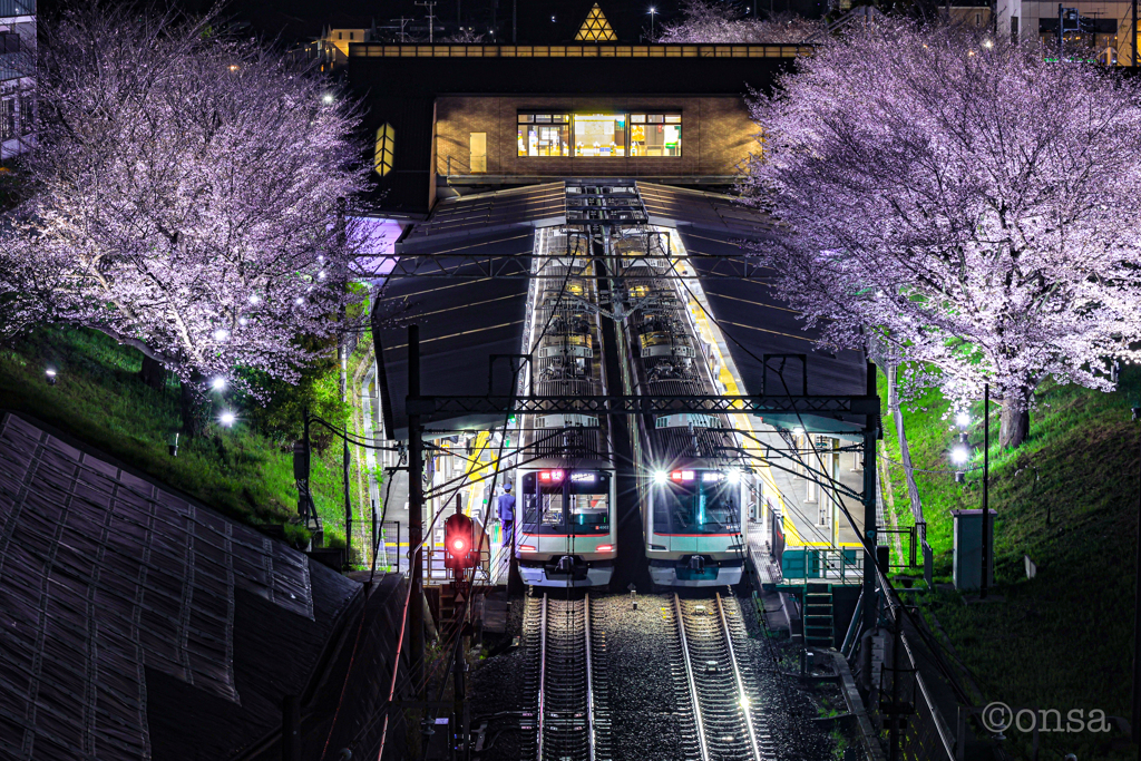 艶色夜駅