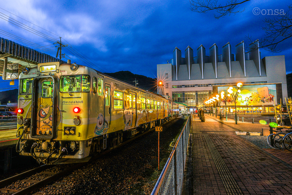 妖怪列車ですけど、何かようかい？