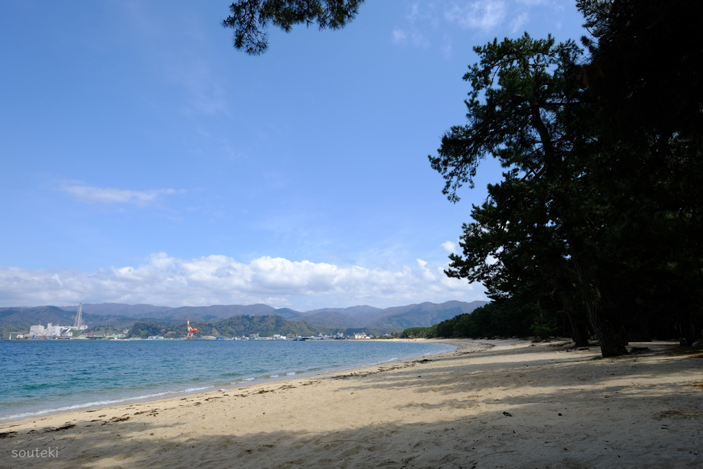 オフシーズンの浜辺
