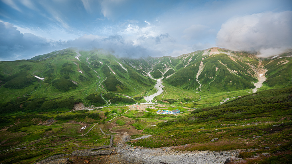 夏の山