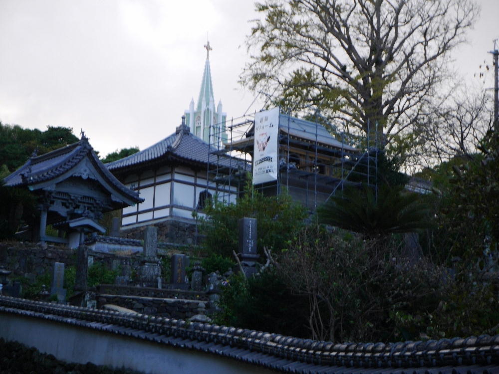 221025-13寺院と教会