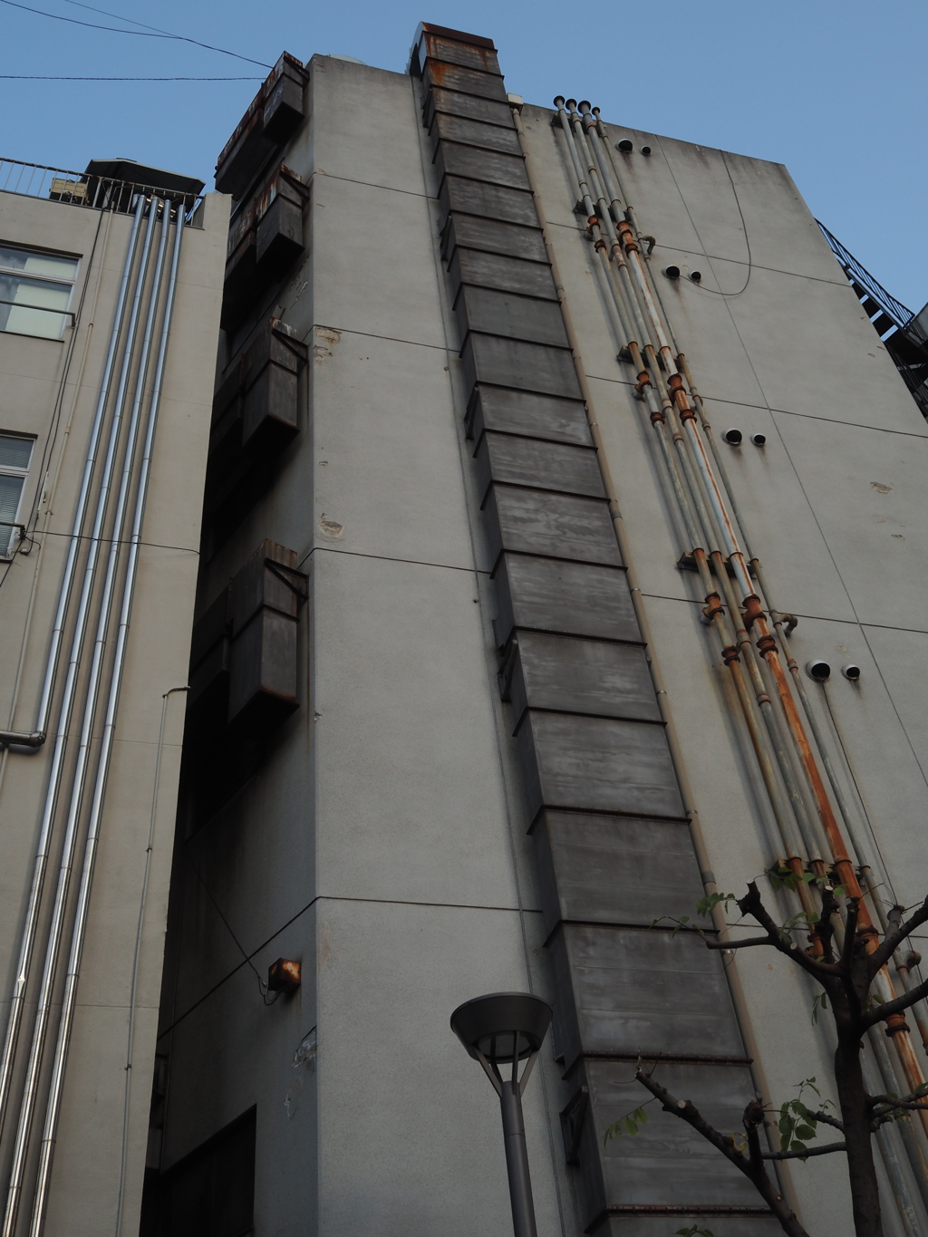 サンタは入れないかな。