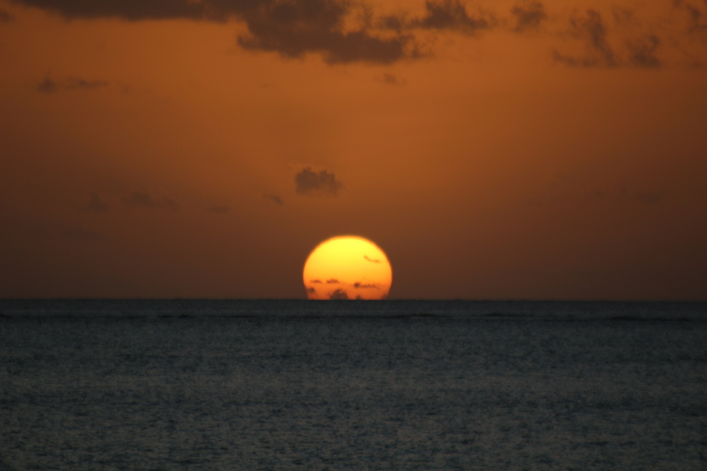 沖縄糸満市の夕陽