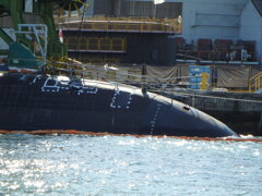 とうりゅう　偽装中の艦首部1