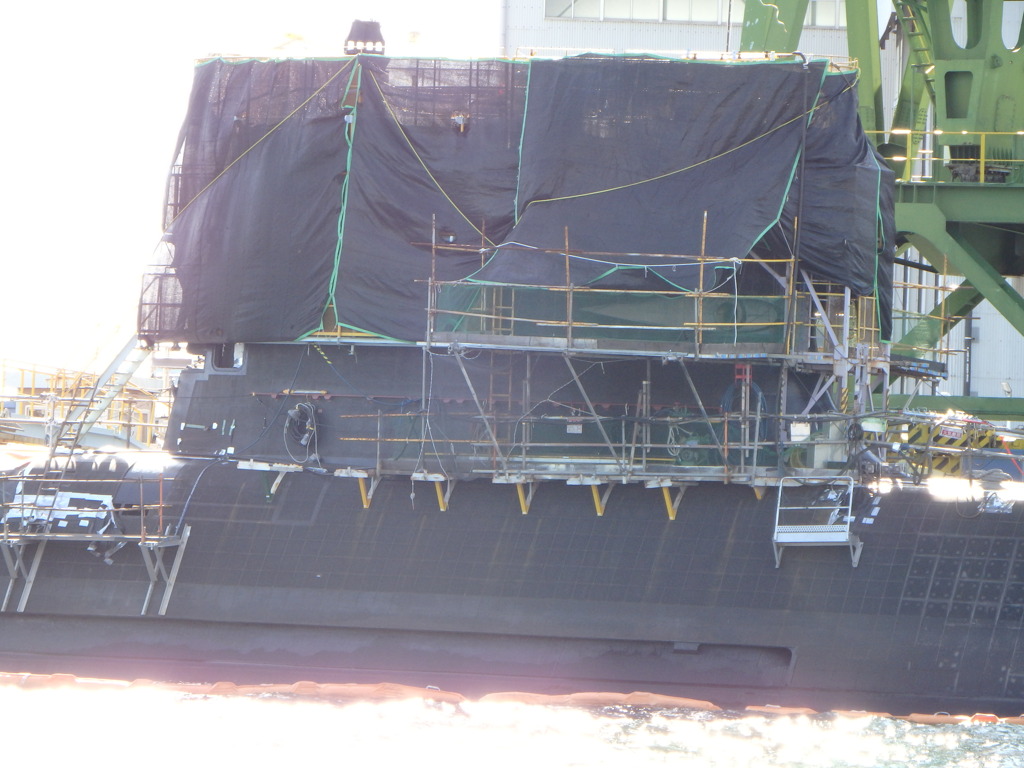 とうりゅう　偽装中の艦橋全景