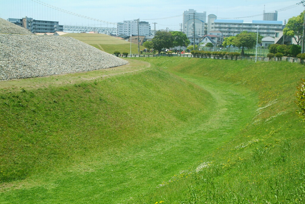 雄大！五色塚古墳２