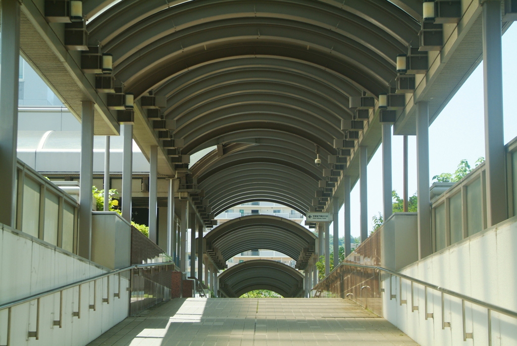 駅へ3